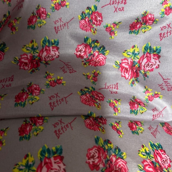 Betsey Johnson Travel Diaper bag. - Picture 7 of 7